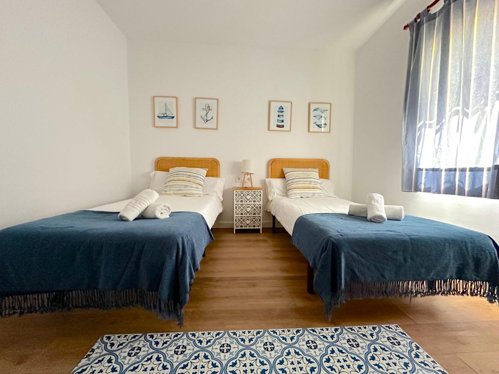 Villa Alboran Beachfront 9Pax Torre de Benagalbon Exteriör bild