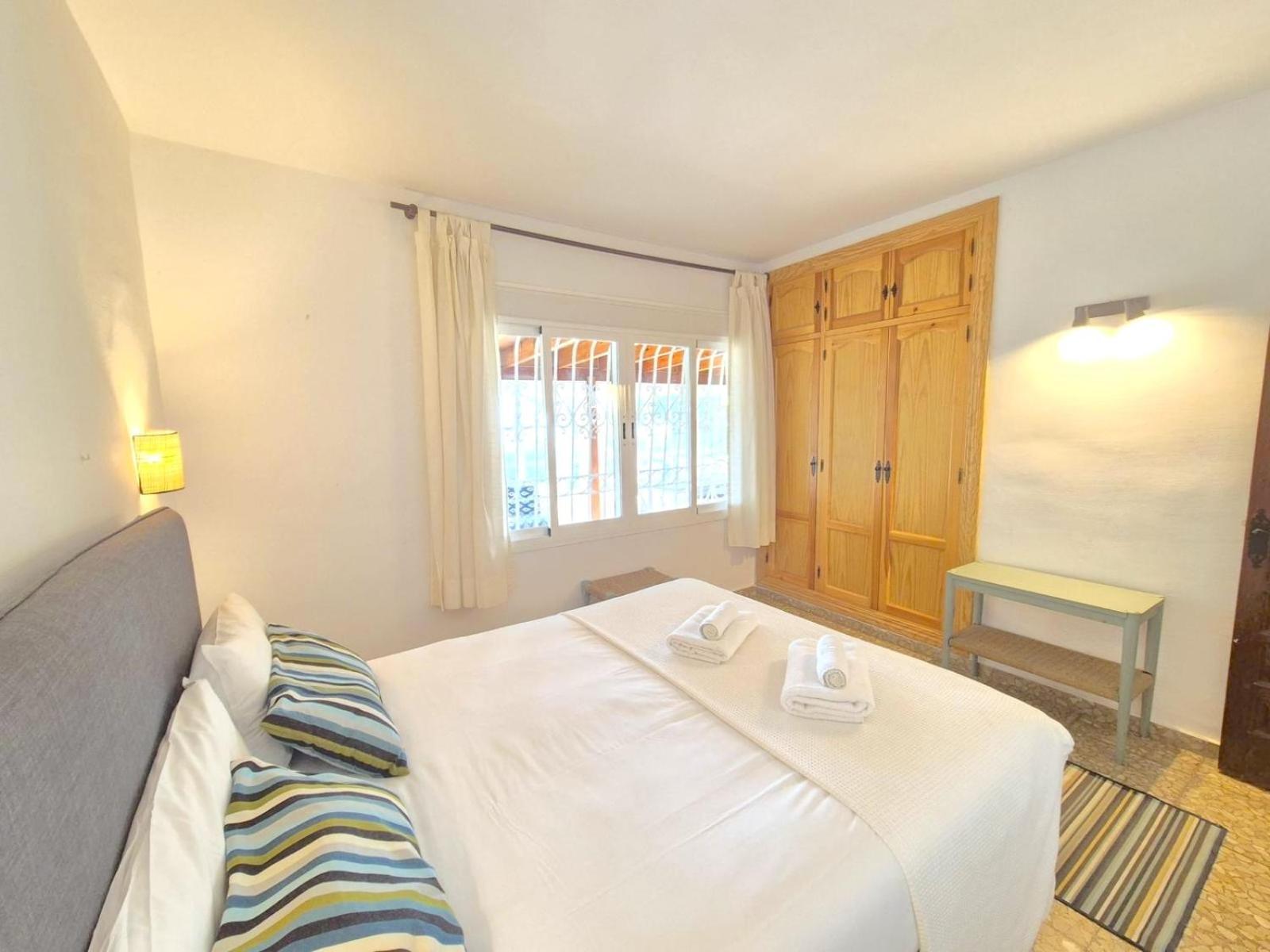 Villa Alboran Beachfront 9Pax Torre de Benagalbon Exteriör bild